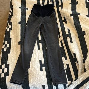 Hatch maternity size 28 grey jean - basically brand new !